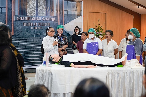 Penjelasan suster Yulia tentang tamu Ilahi TAMBAH--